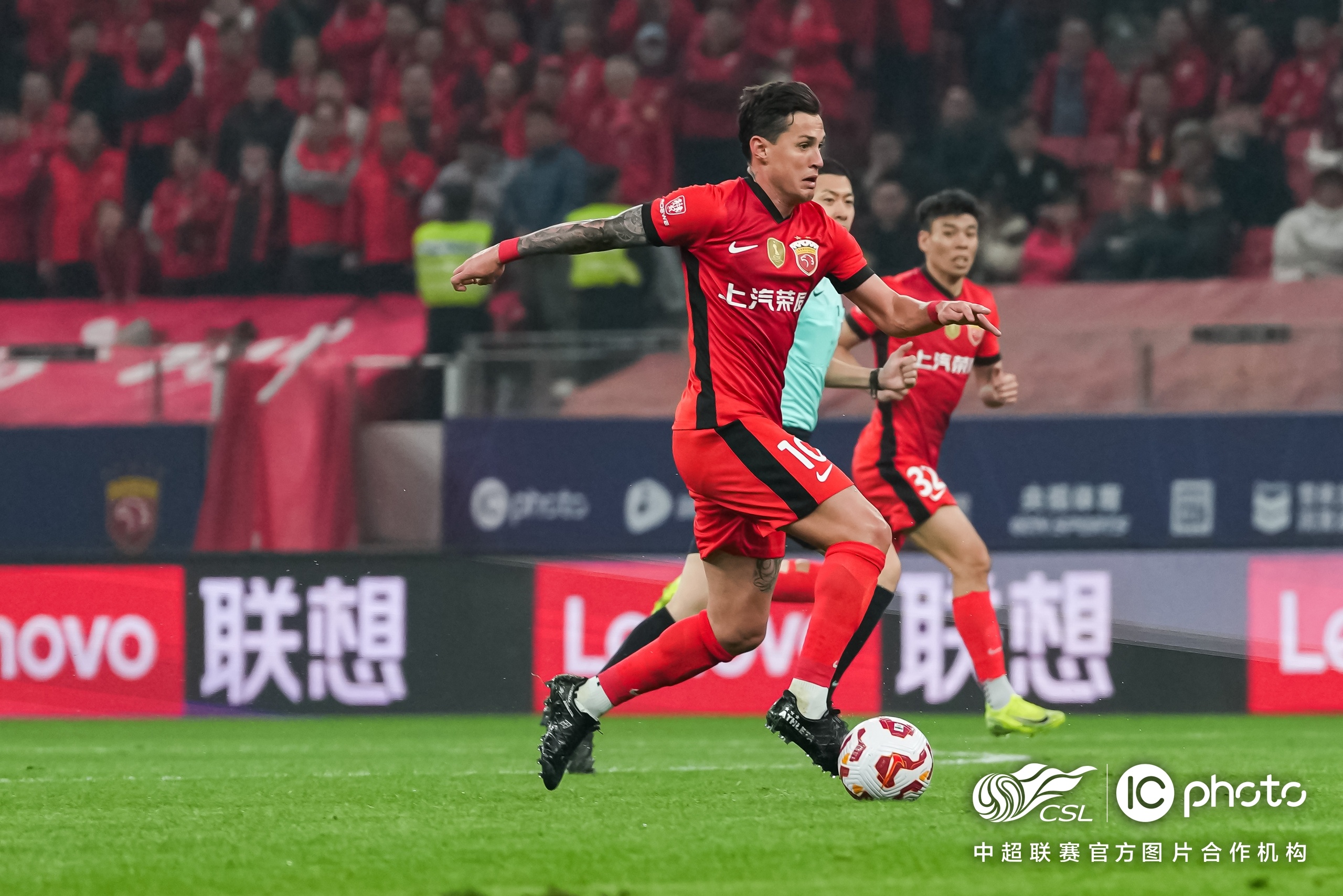 开云娱乐-关于赛地聚焦：葡超转会期热度飙升；丹佛掘金单刀错失；气氛紧张；球队文化再被提及的信息