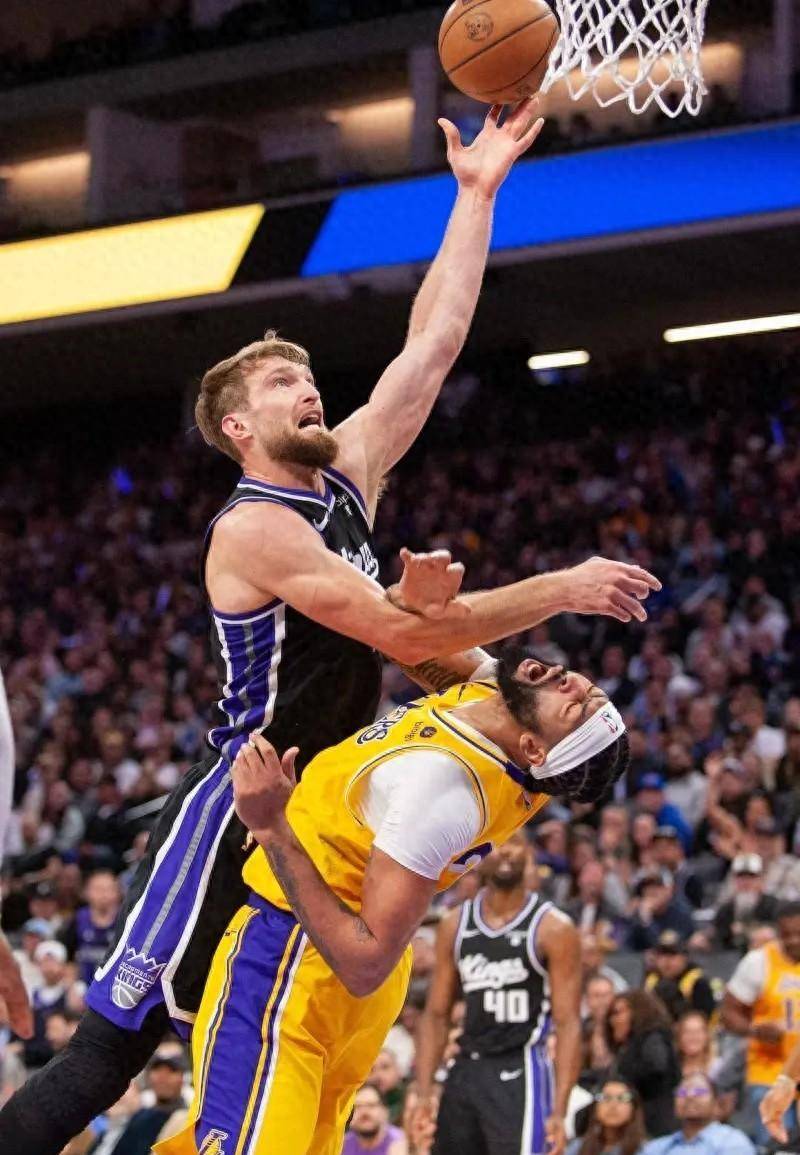 开云娱乐-关键时刻萨克拉门托国王防线松动——欧冠节点到来，更衣室稳定，年轻球员得到机会的简单介绍