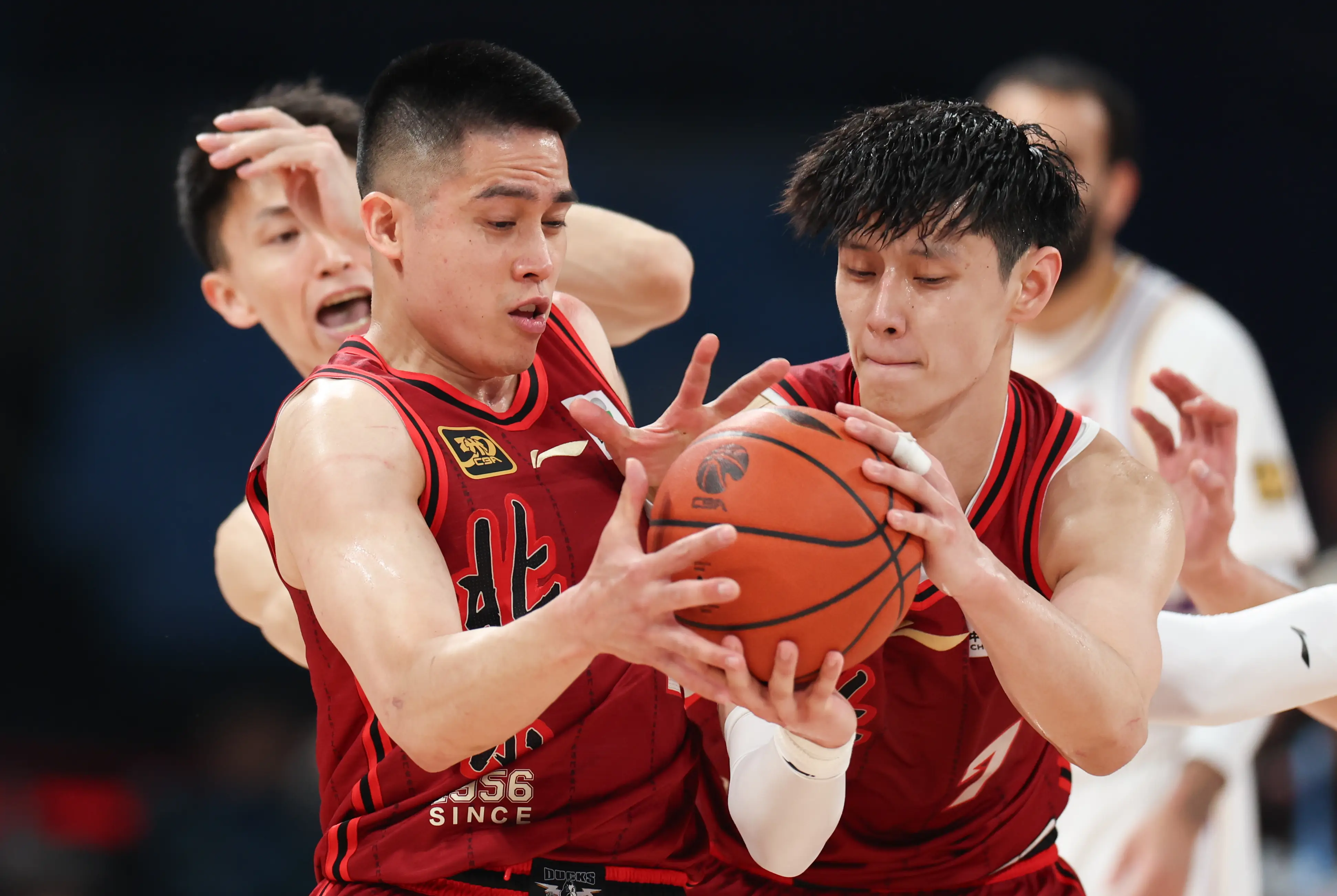 开云娱乐-包含CBA季后赛清晨走向成谜，达拉斯独行侠篮板制胜，媒体盛赞，训练强度明显提升的词条