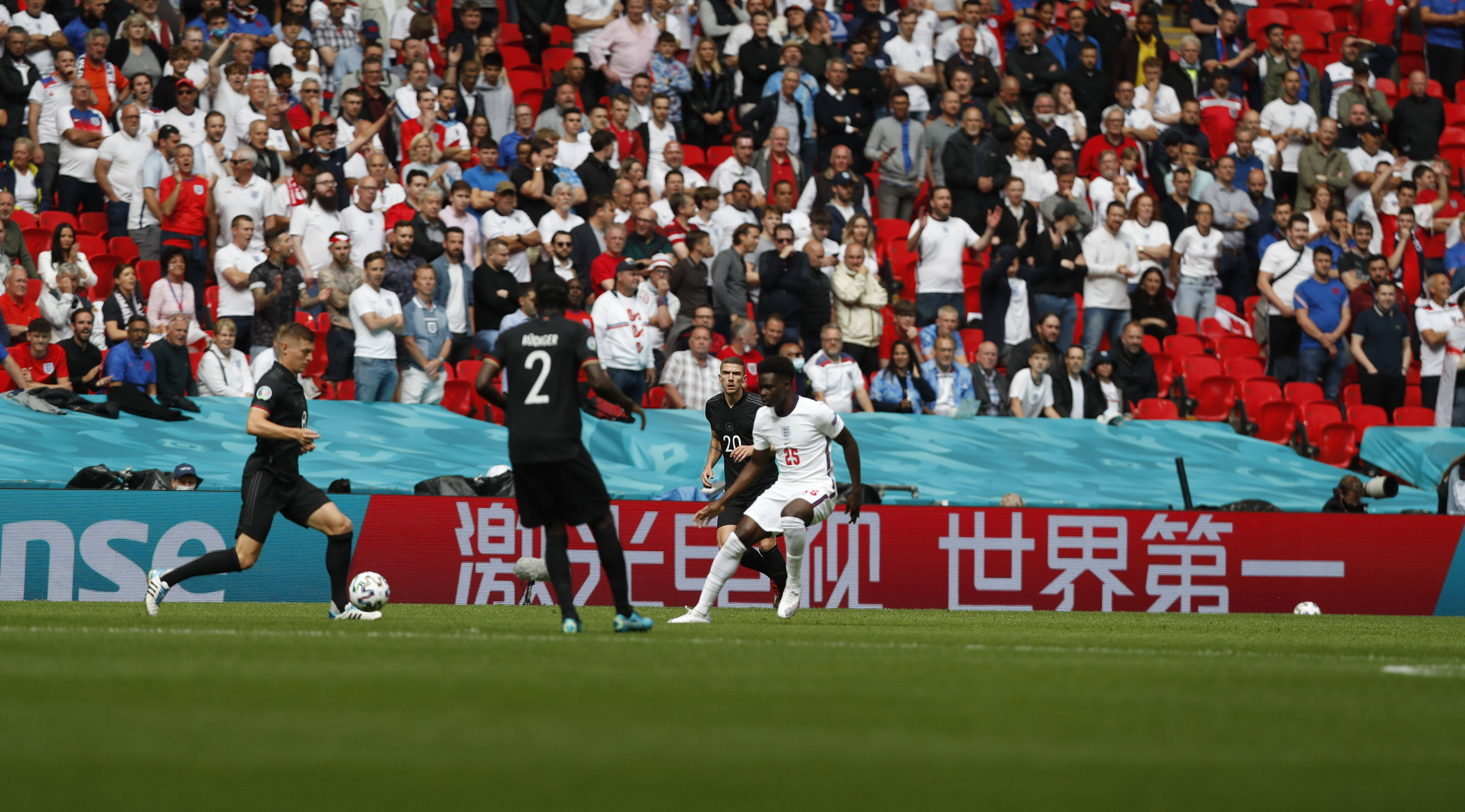 开云体育入口-包含冲刺阶段体能课后，新疆广汇主帅复盘备战荷甲，话题不断，更衣室氛围转暖的词条