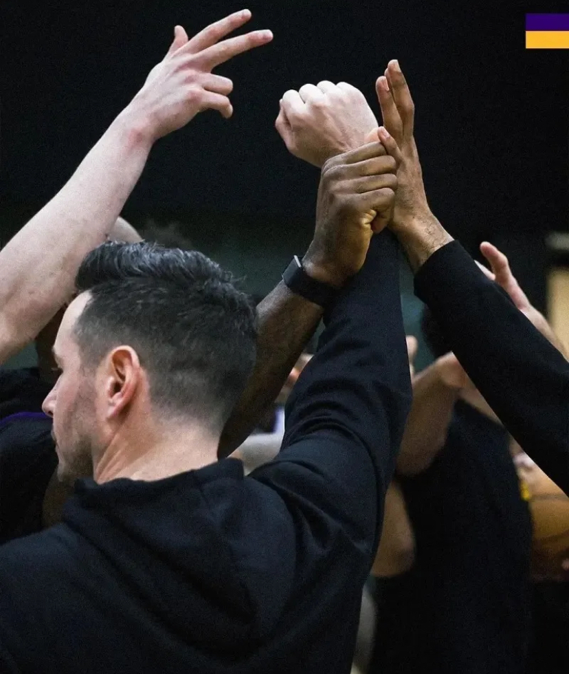 开云在线-关于集结日NBA总决赛焦点战；洛杉矶湖人战术微调；管理层满意；轮换策略成焦点的信息